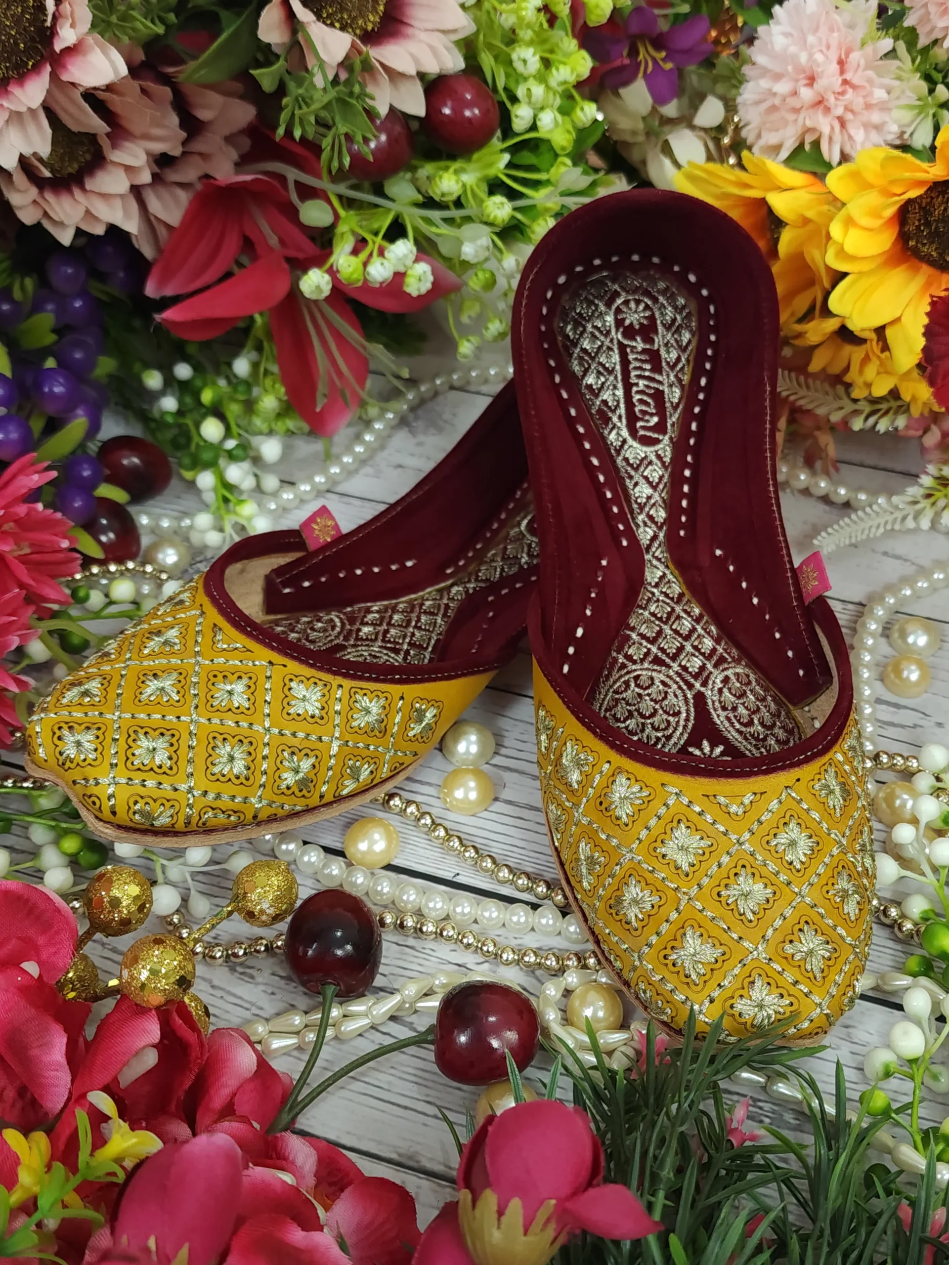 diamond leather embroidry yellow gold semi casual yellow gold diamond leather embroidry yellow gold semi casual yellow gold