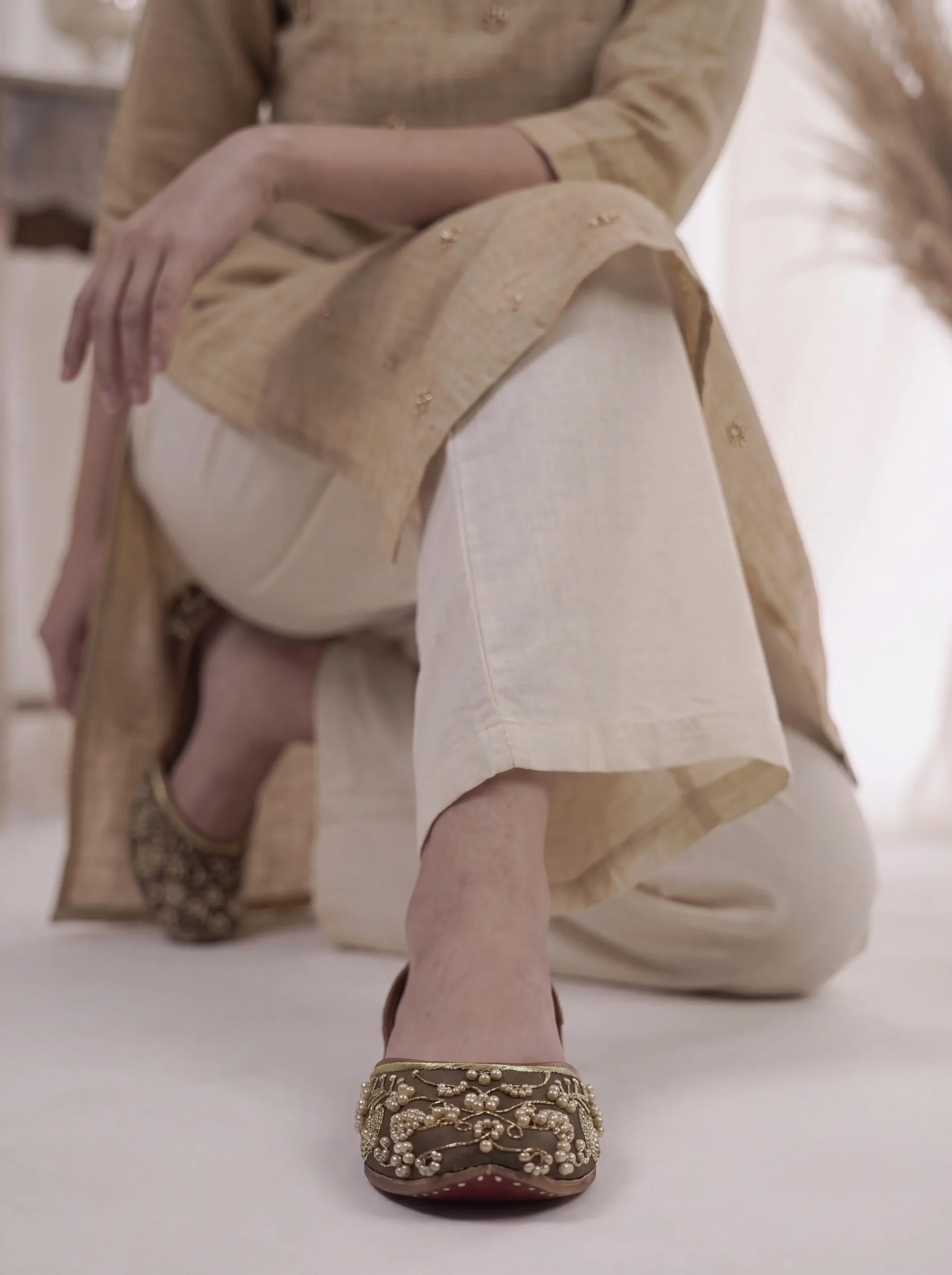 1774 brown gold mdn 01 1774 brown gold mdn 01